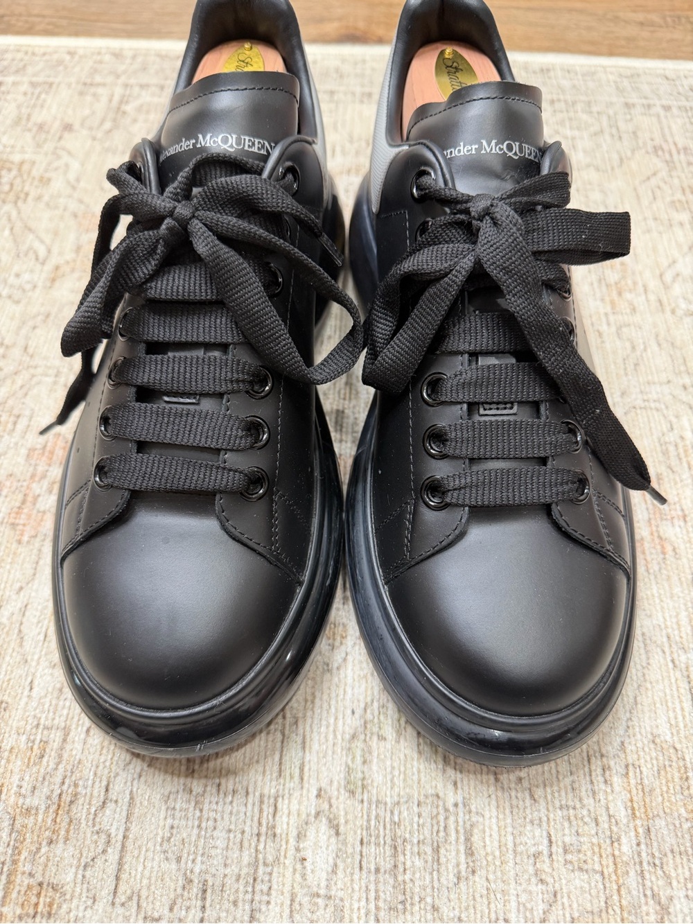 Alexander McQueen Black Leather Platform Sneakers with Gray Heel Tab - Picture 2 of 4